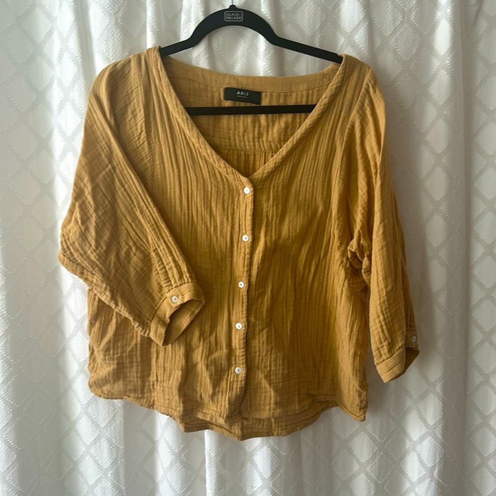 ABLE Gauze button up top